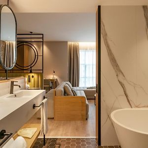 Suite Deluxe con Cama Queen